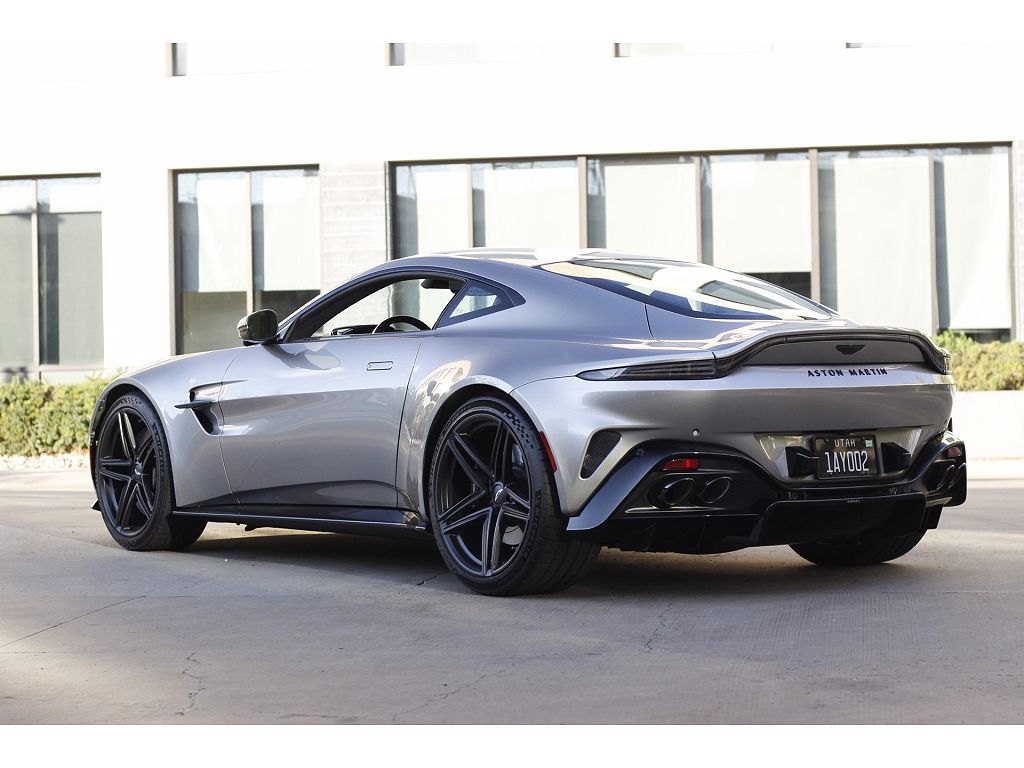 2025 Aston Martin Vantage V8