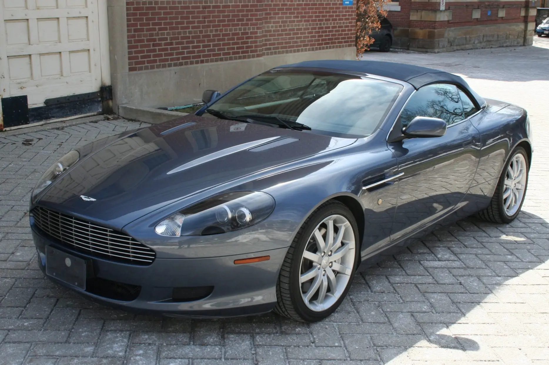 2005 Aston Martin DB9 Volante