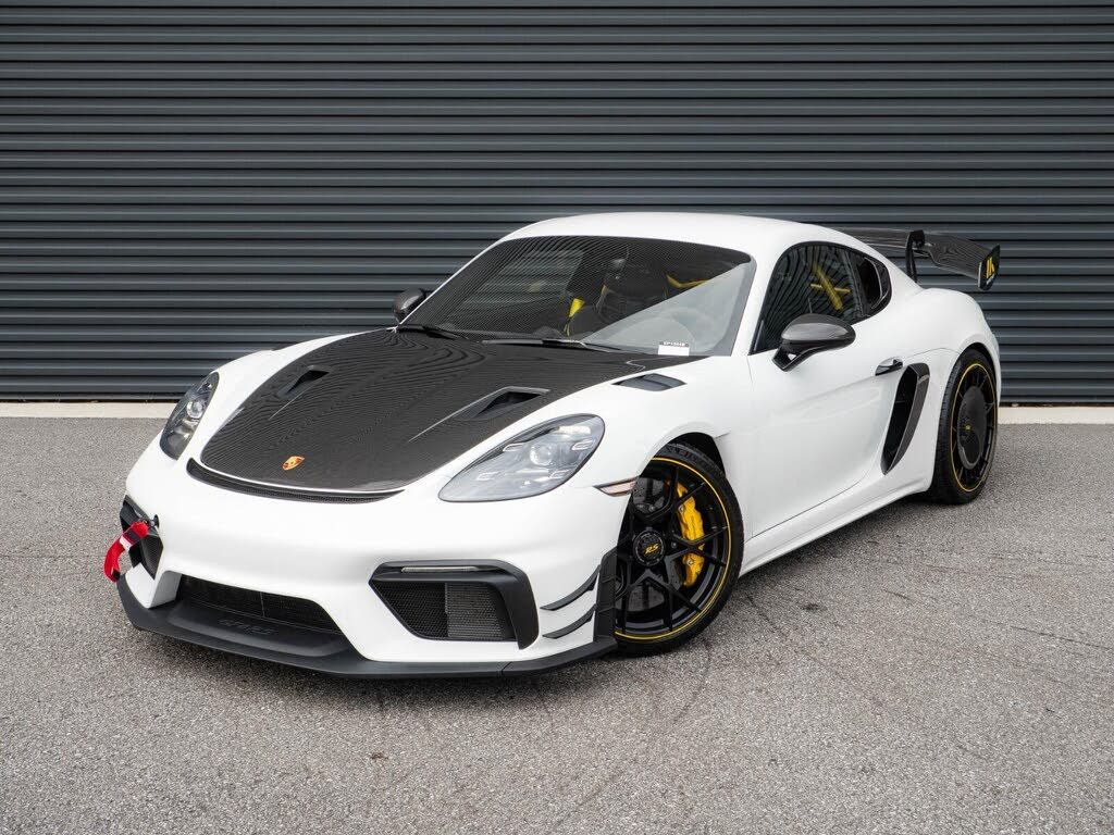 2025 Porsche Cayman GT4