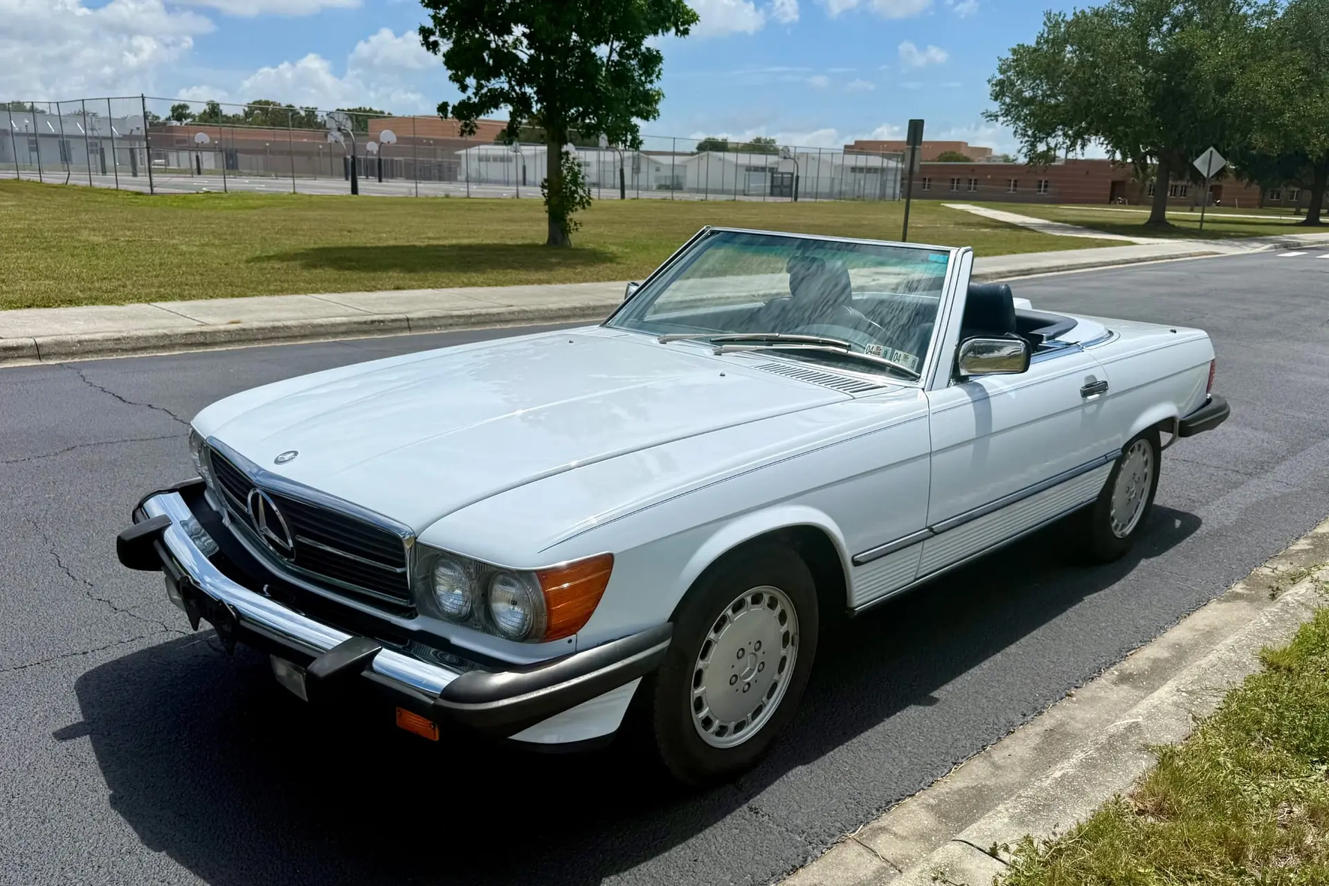 1987 Mercedes-Benz SL-Class 560SL