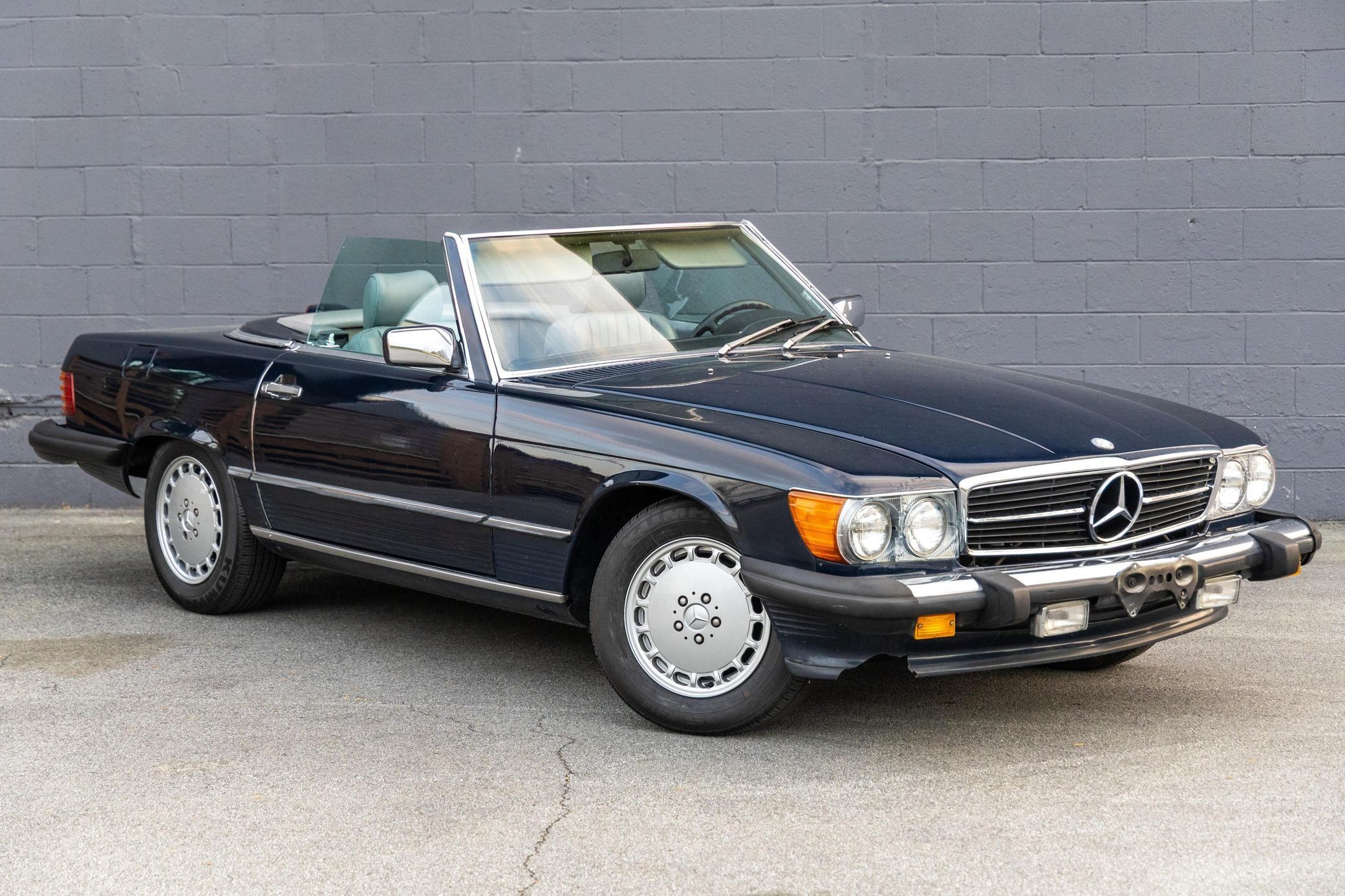 1987 Mercedes-Benz SL-Class 560SL