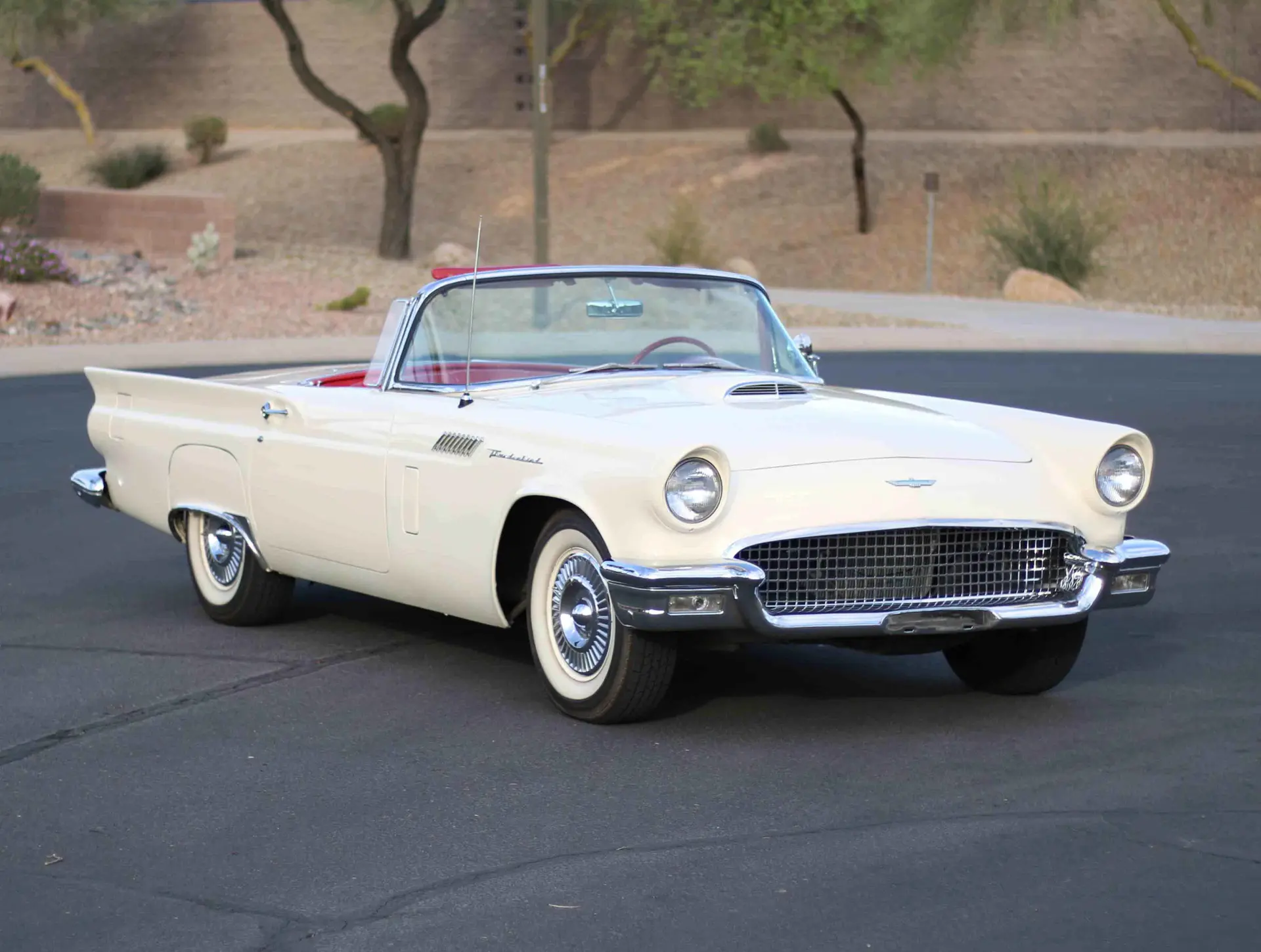 1957 Ford Thunderbird