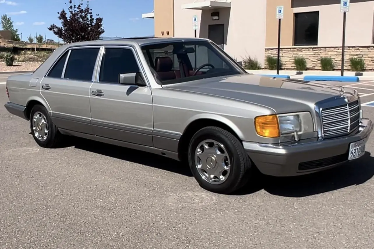1989 Mercedes-Benz SL-Class 560SL