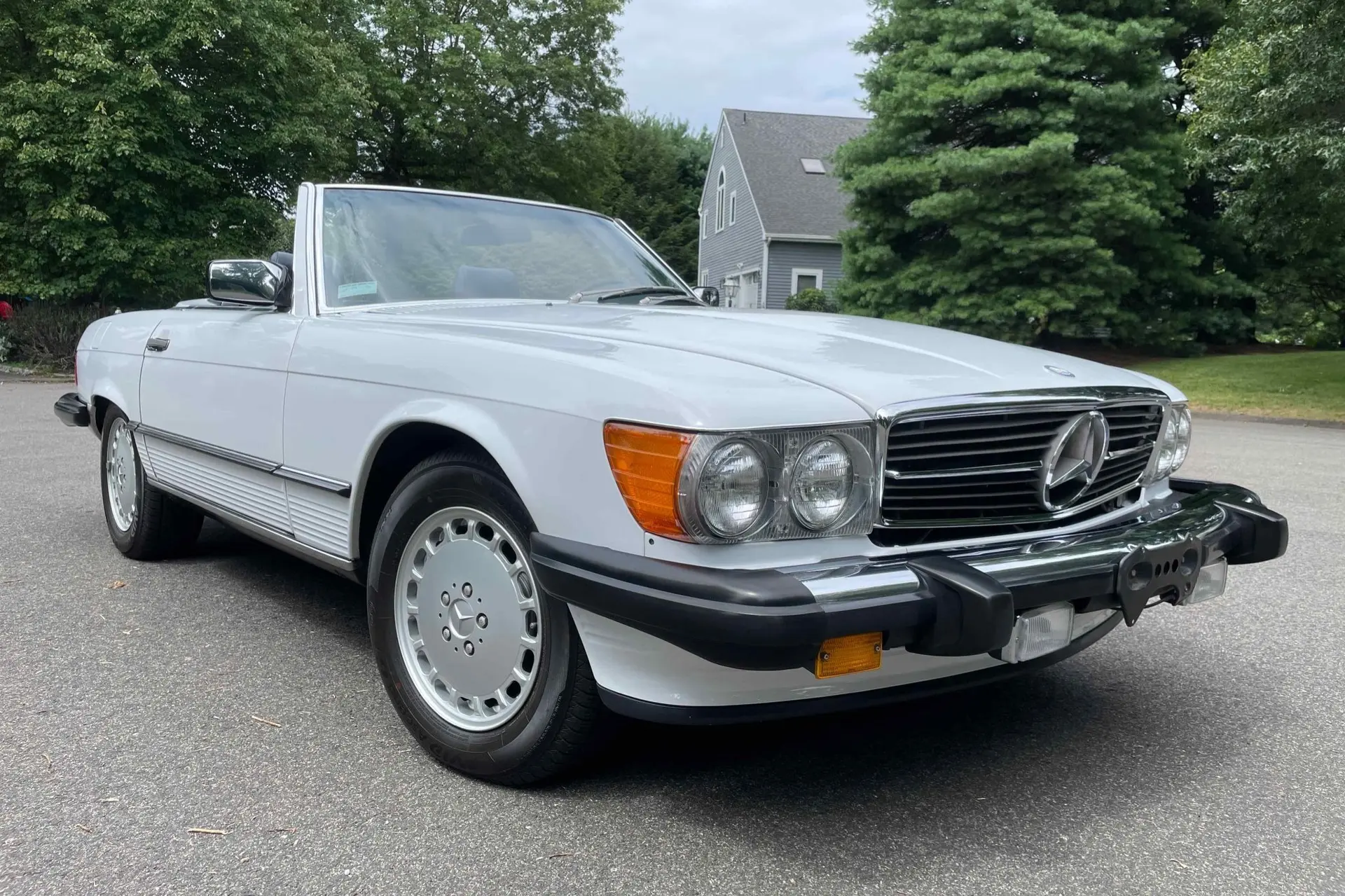 1987 Mercedes-Benz SL-Class 560SL