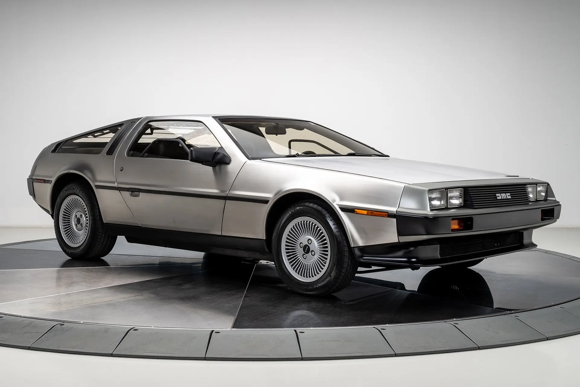 1982 DeLorean DMC-12