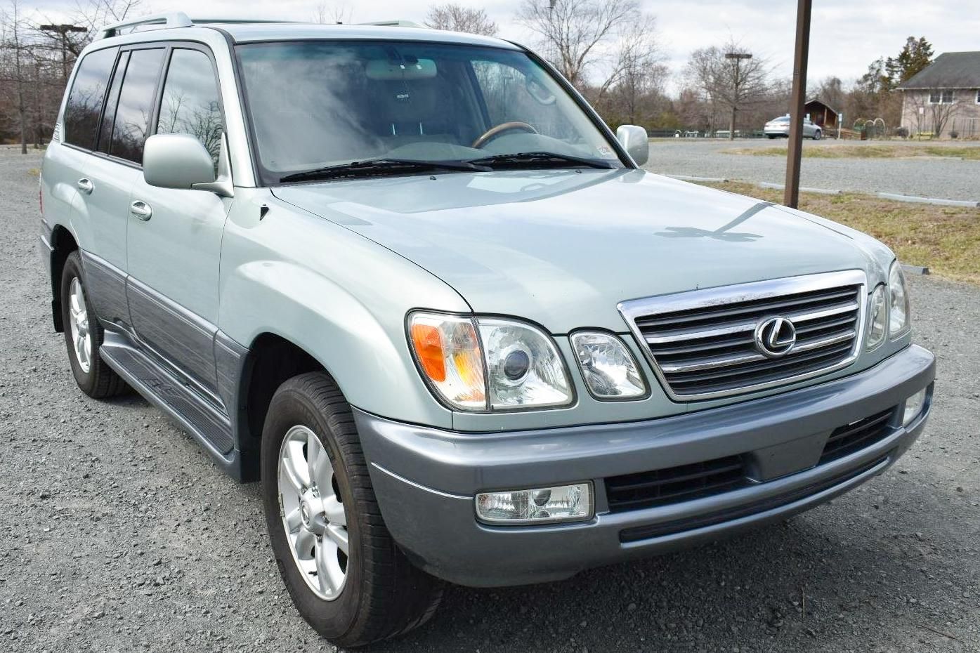 2005 Lexus LX