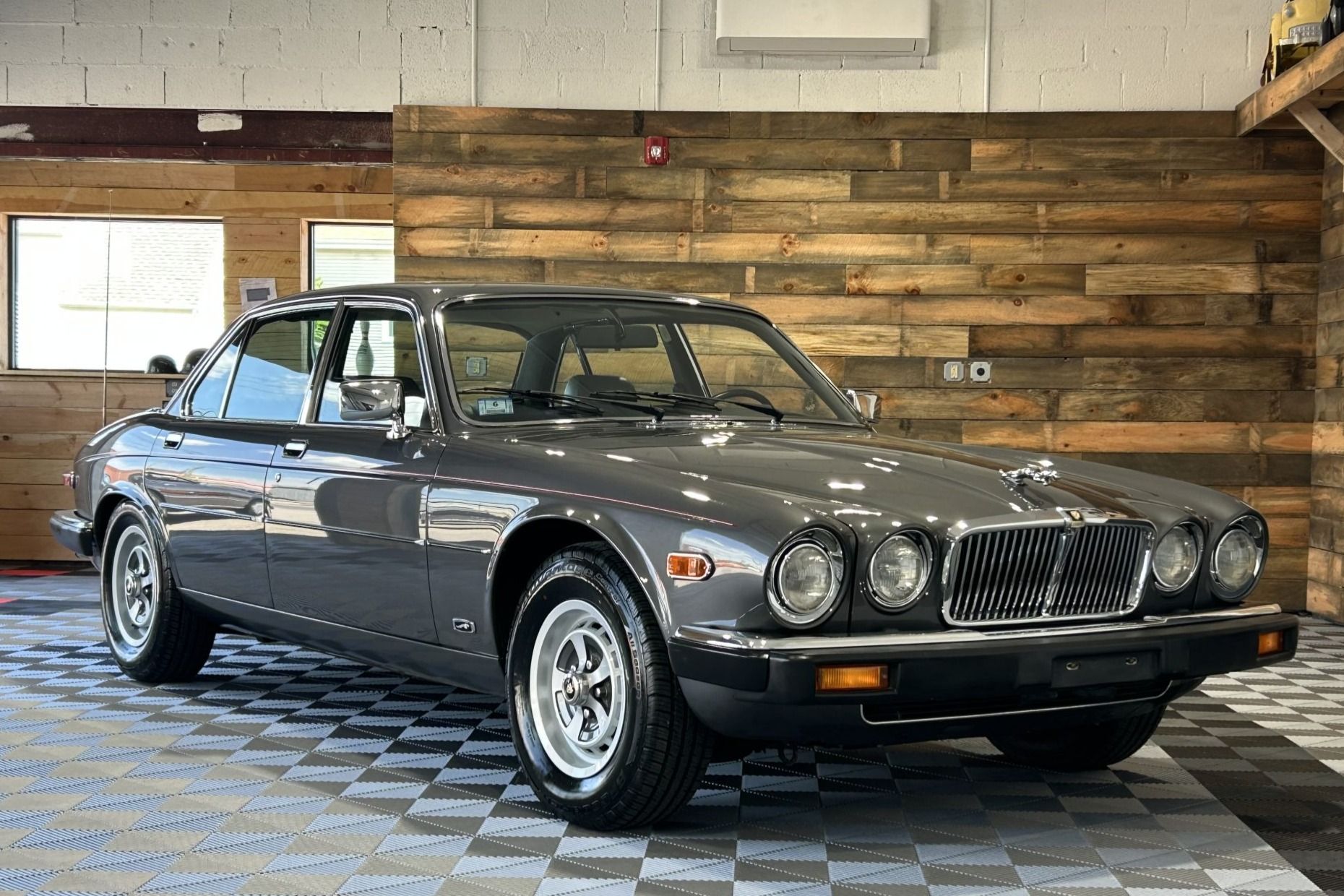 1985 Jaguar XJ