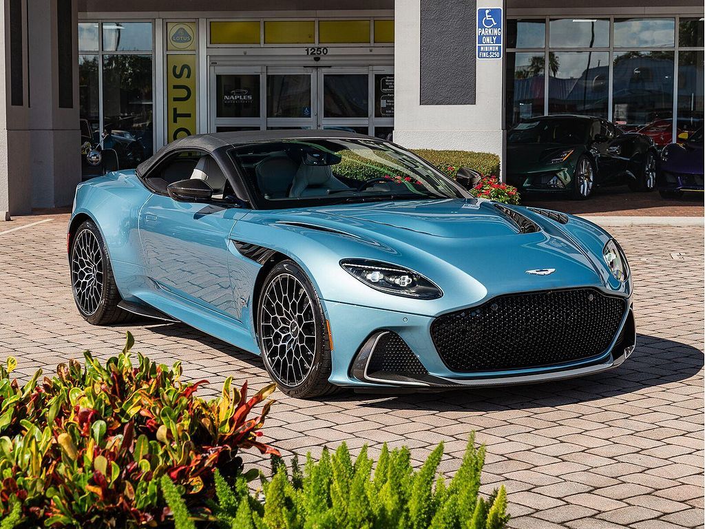 2023 Aston Martin DBS Superleggera Coupe