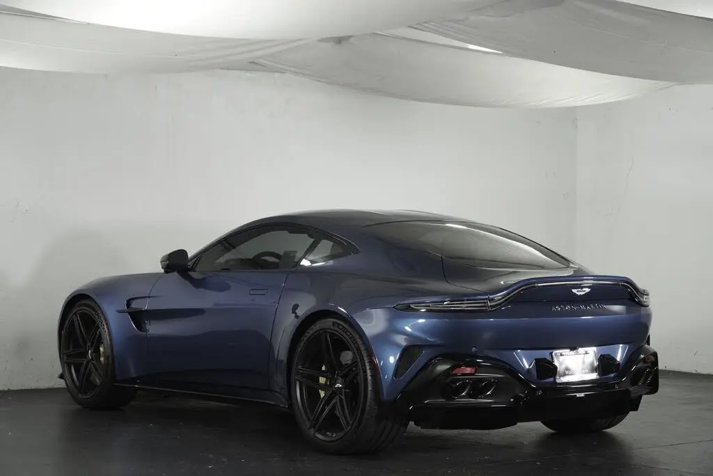 2025 Aston Martin Vantage V8