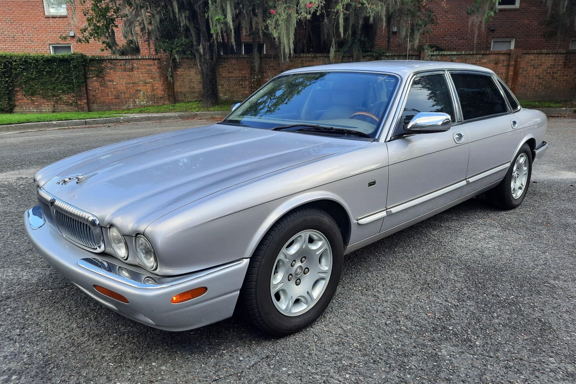 2002 Jaguar XJ