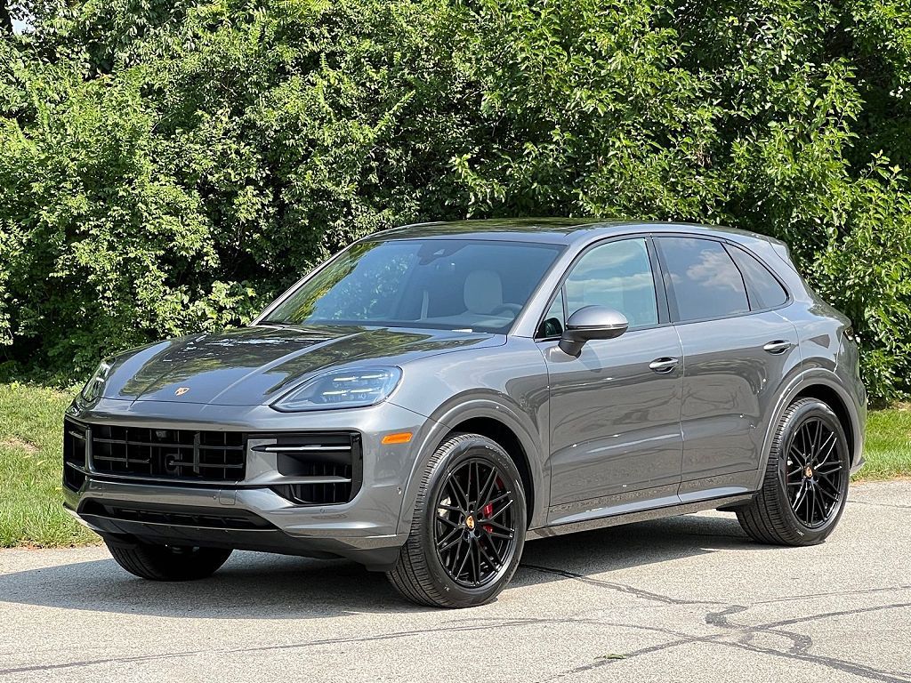 2025 Porsche Cayenne S