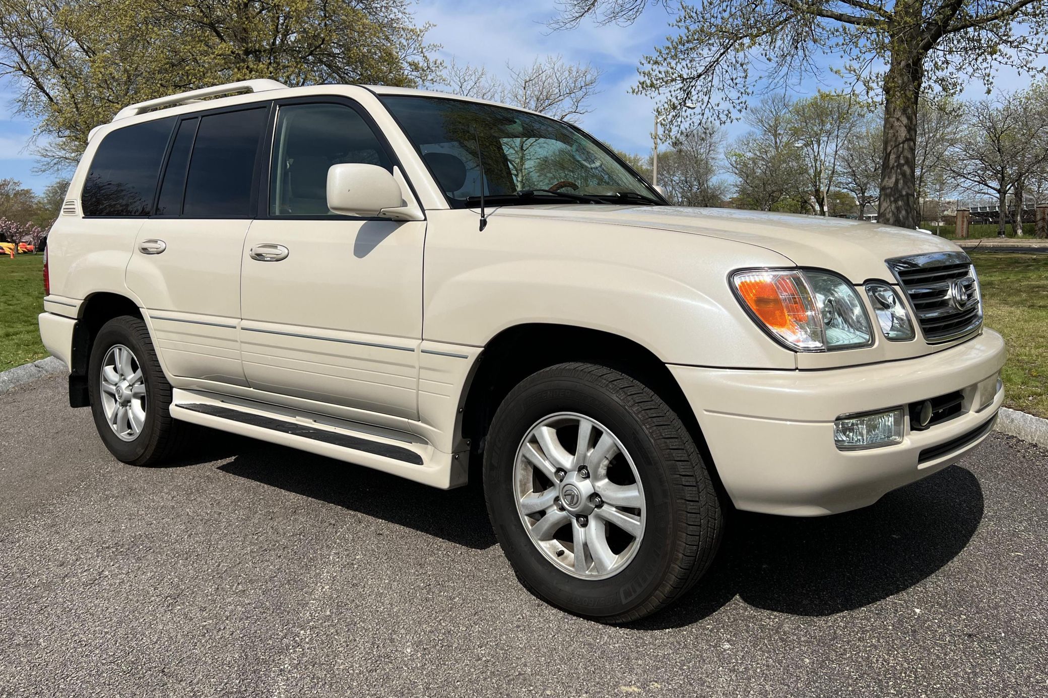 2005 Lexus LX