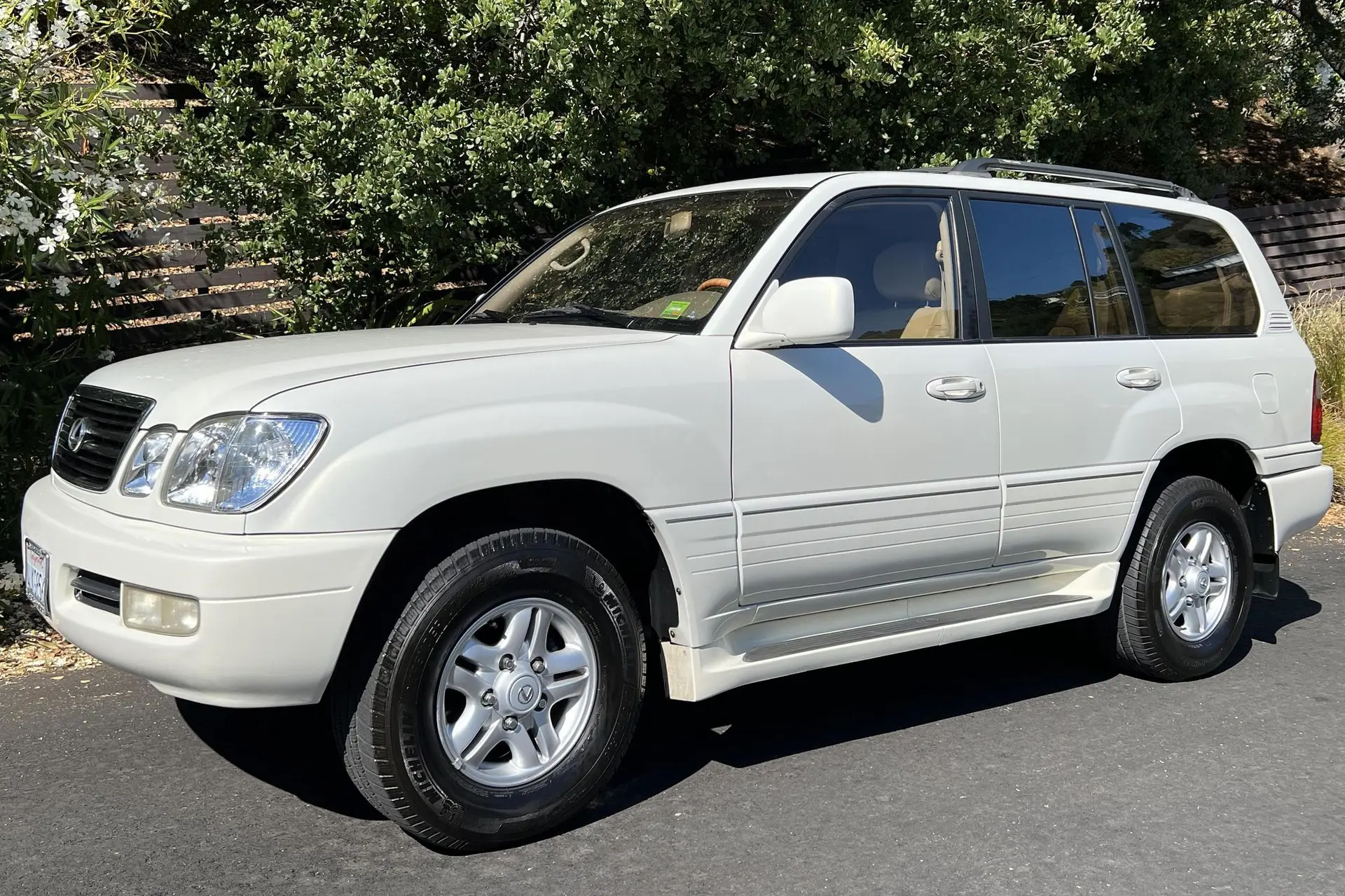 2000 Lexus LX