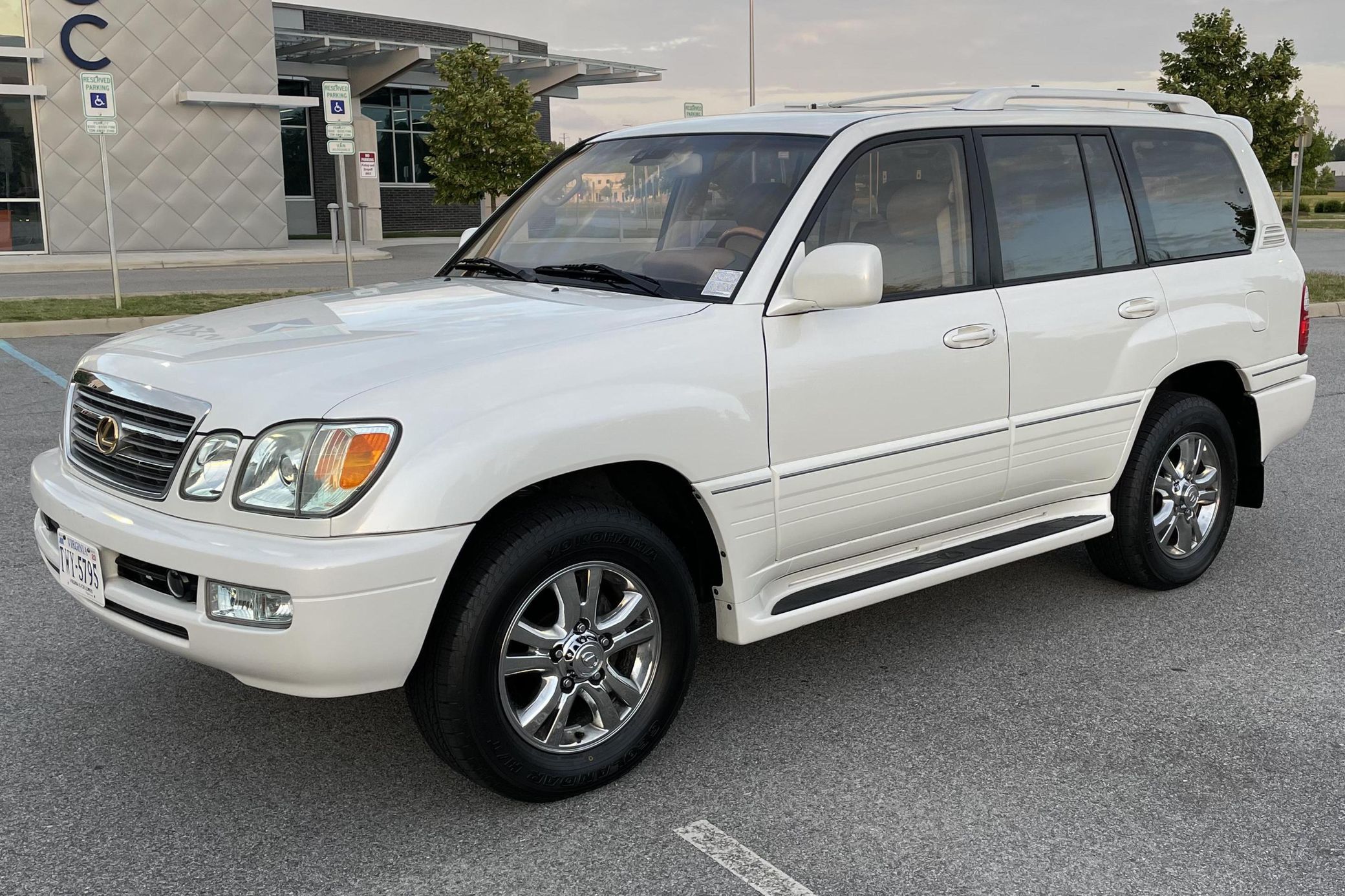 2003 Lexus LX