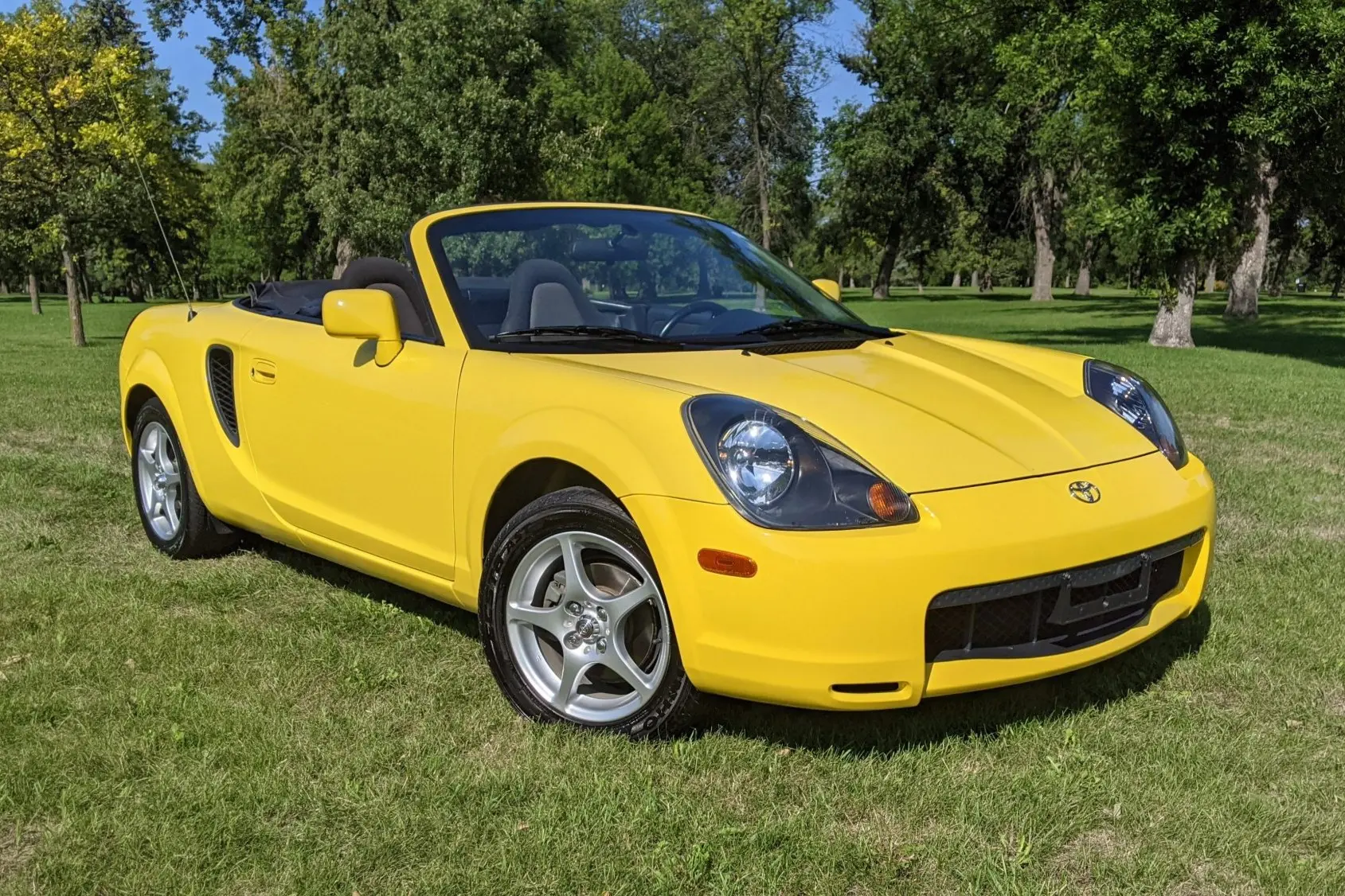 2002 Toyota MR2 Spyder