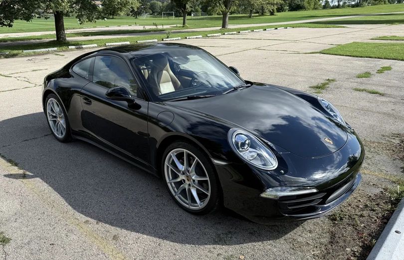 2015 Porsche 911 Carrera 4