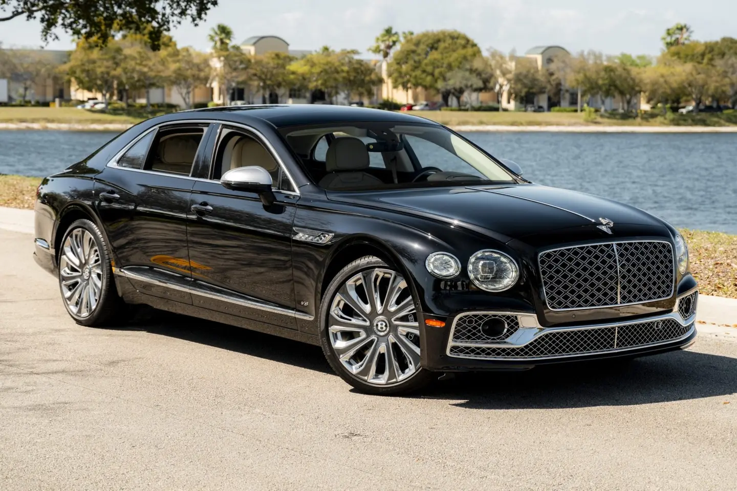 2022 Bentley Flying Spur Mulliner