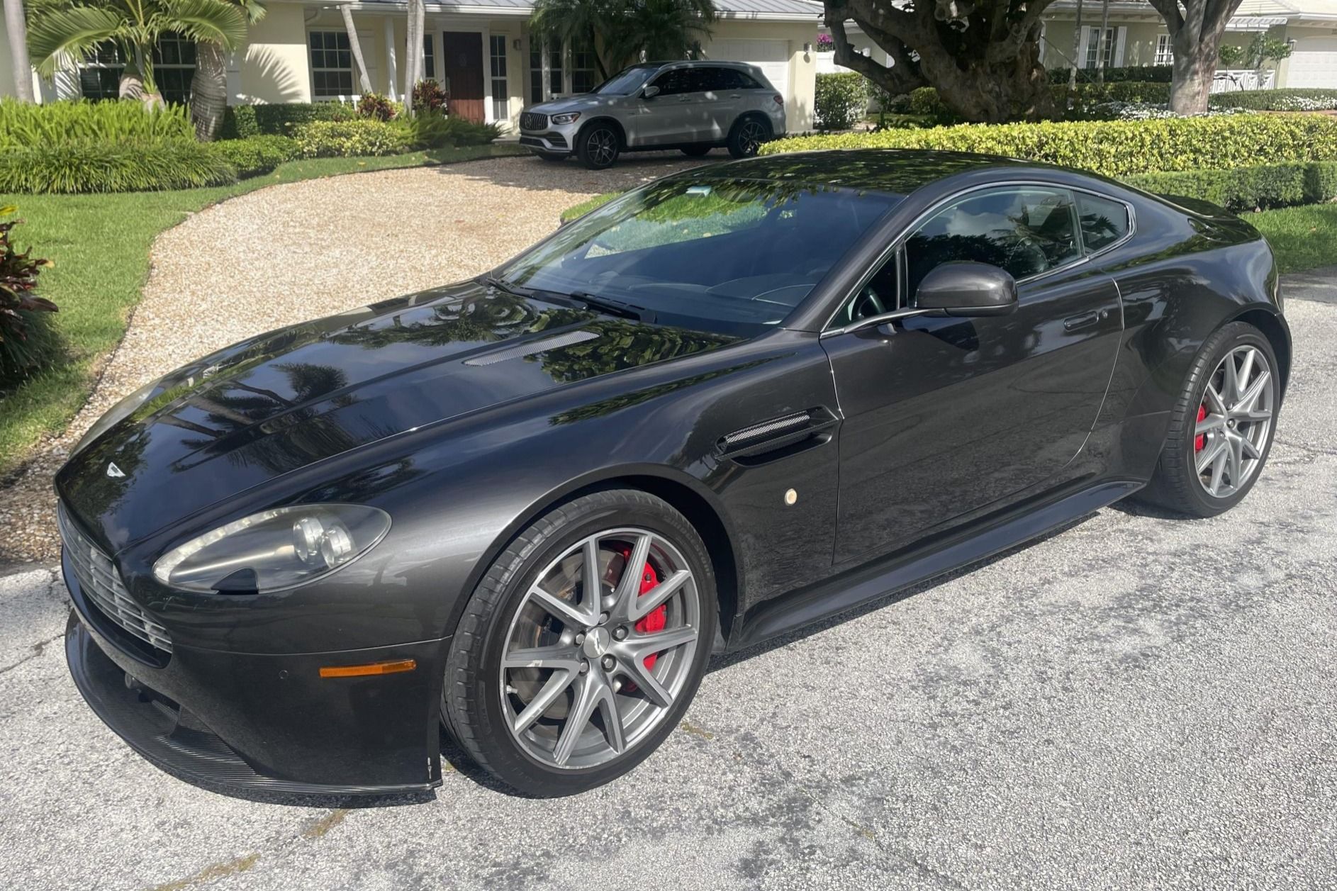 2012 Aston Martin V8 Vantage Volante