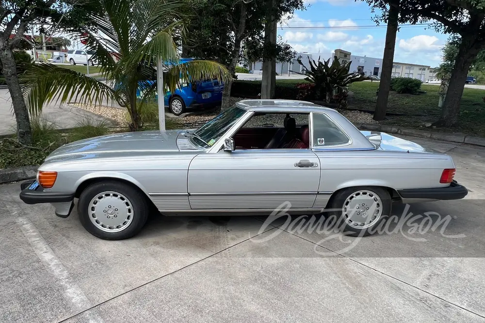 1987 Mercedes-Benz SL-Class 560SL