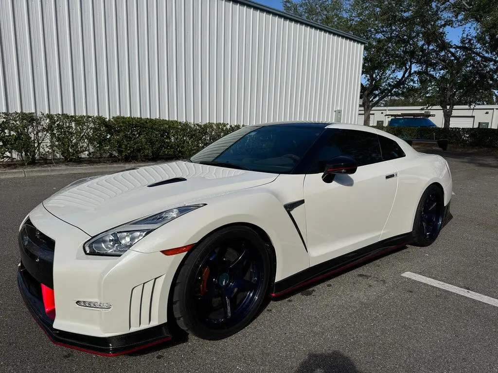 2015 Nissan GT-R NISMO