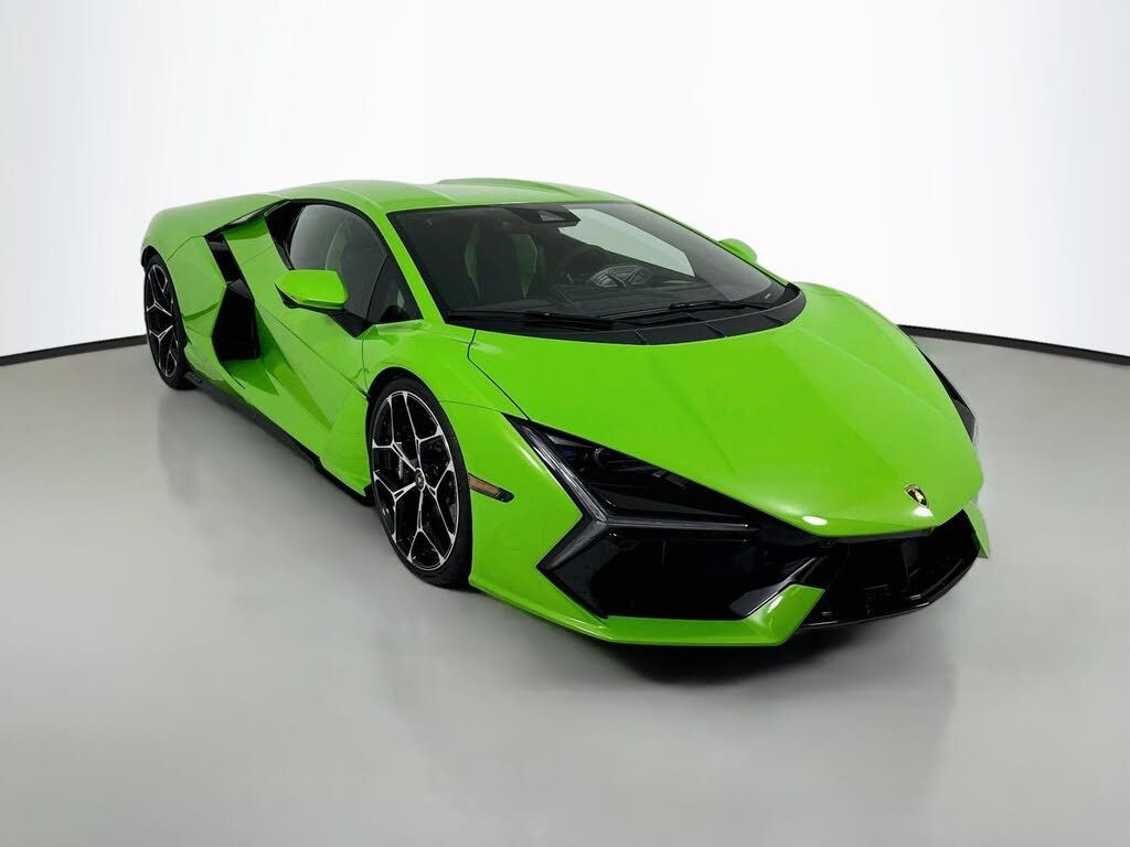 2024 Lamborghini Revuelto