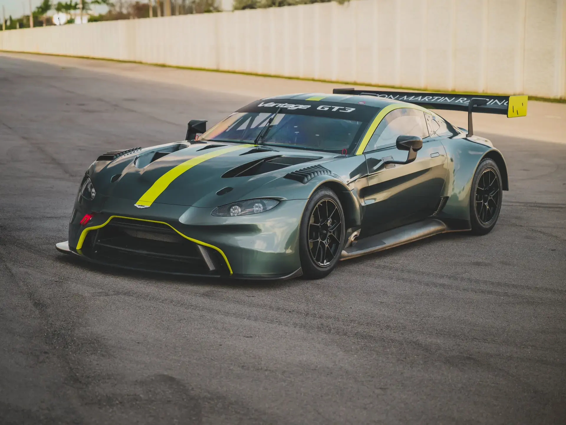 2021 Aston Martin Vantage V8