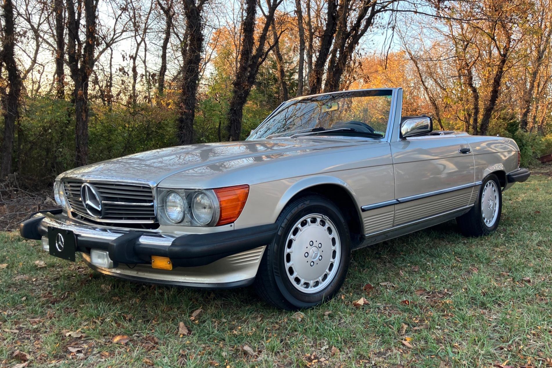 1986 Mercedes-Benz SL-Class 560SL