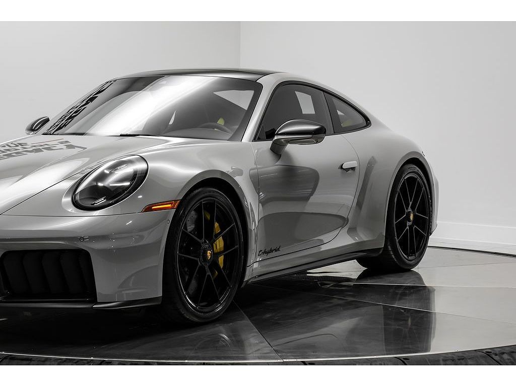 2026 Porsche 992.2 Carrera 4 GTS