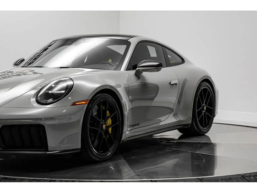 2026 Porsche 992.2 Carrera 4 GTS