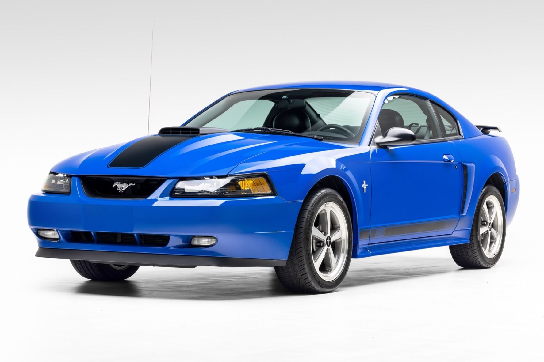 2003 Ford Mustang Mach 1