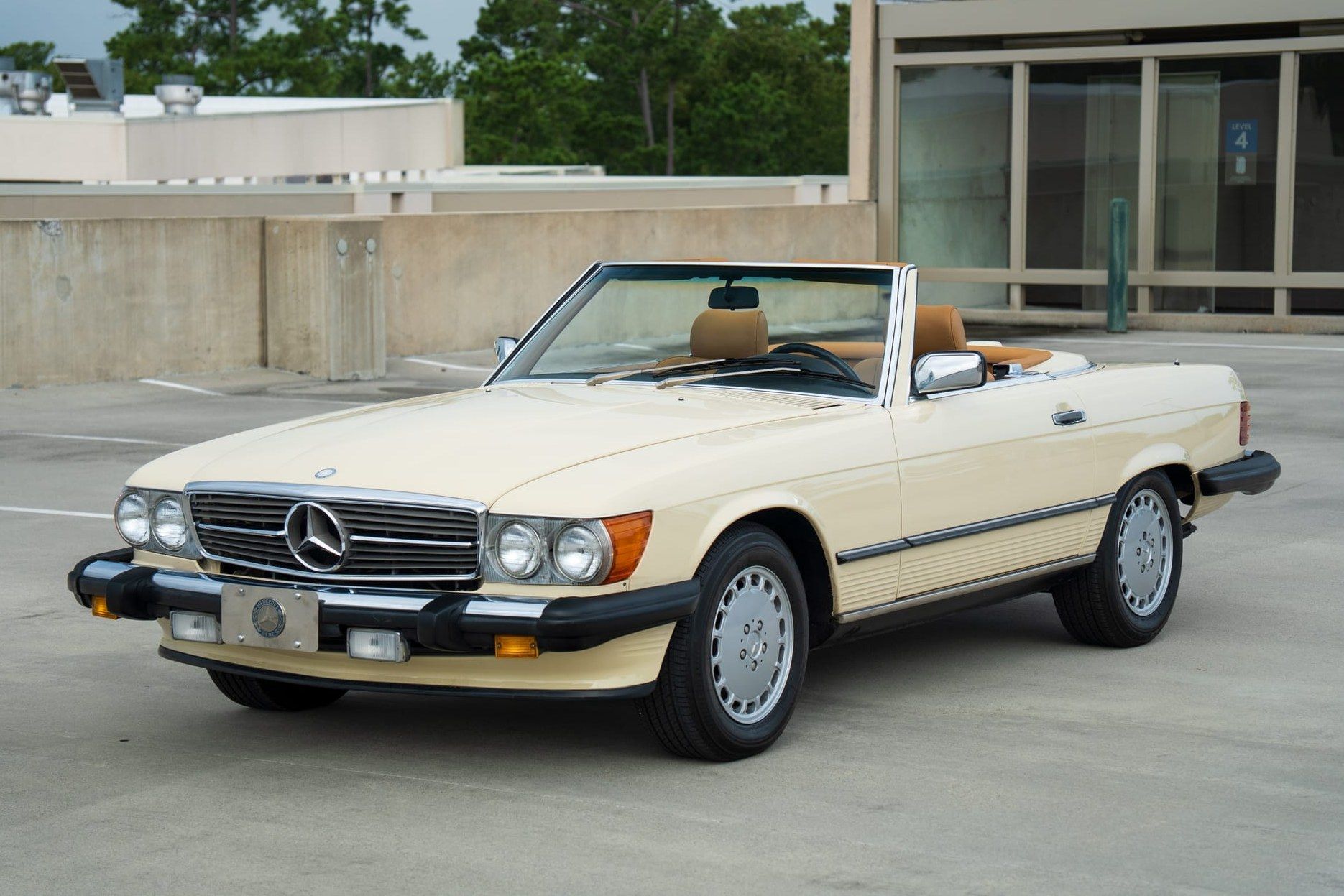 1986 Mercedes-Benz SL-Class 560SL