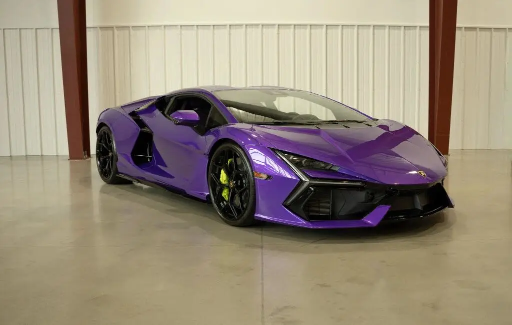 2024 Lamborghini Revuelto