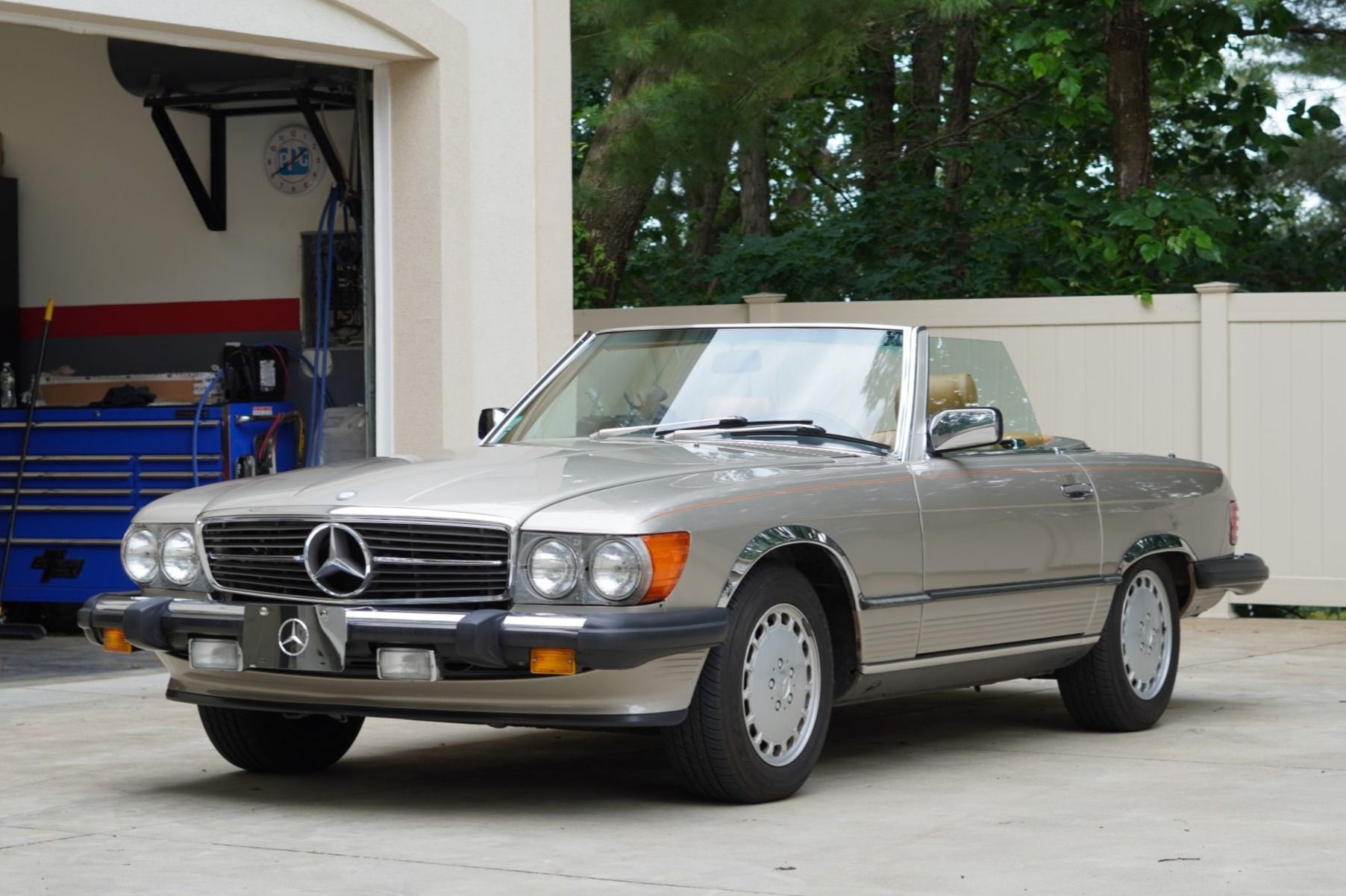 1988 Mercedes-Benz SL-Class 560SL