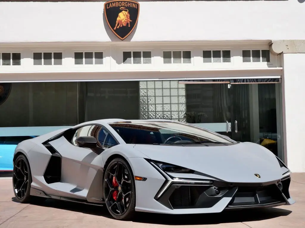2024 Lamborghini Revuelto