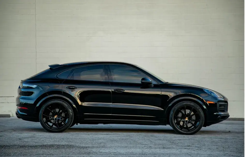 2023 Porsche Cayenne Platinum Edition