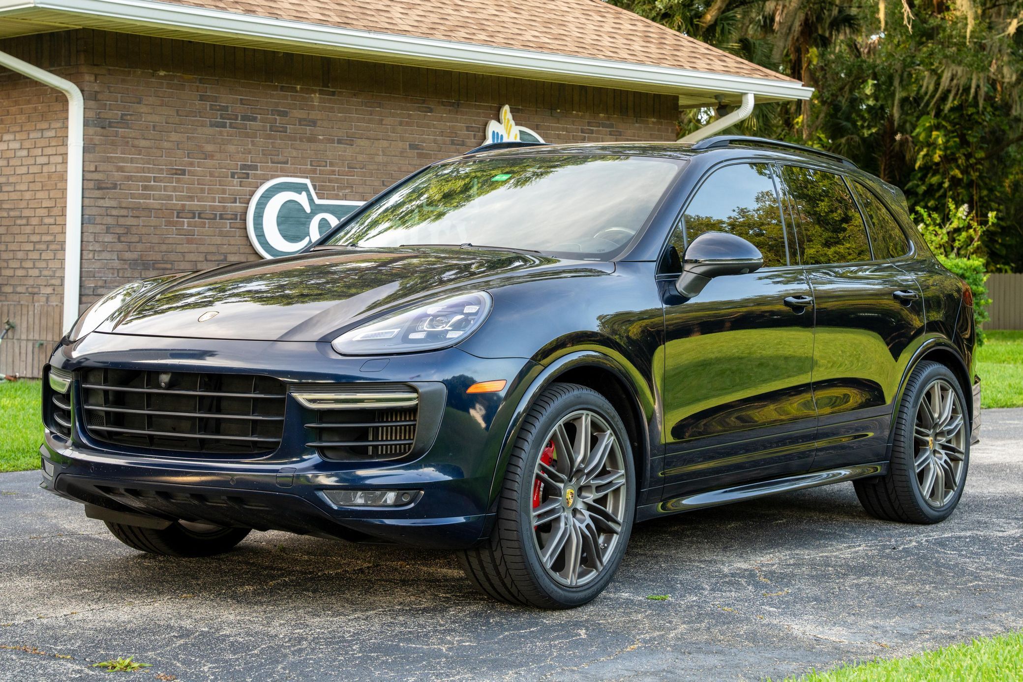 2016 Porsche Cayenne GTS