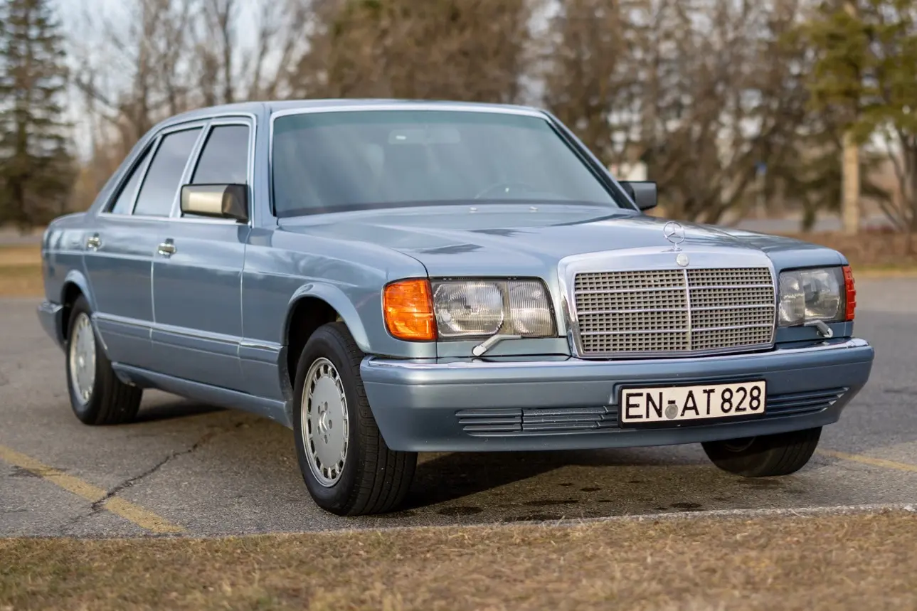 1988 Mercedes-Benz SL-Class 560SL