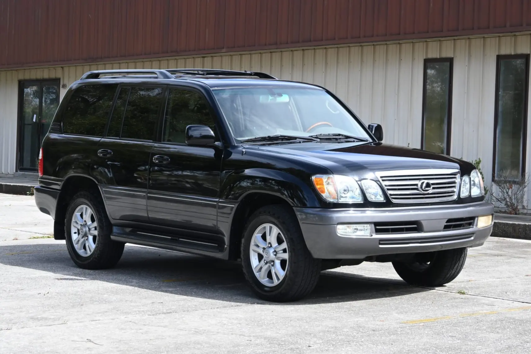 2004 Lexus LX
