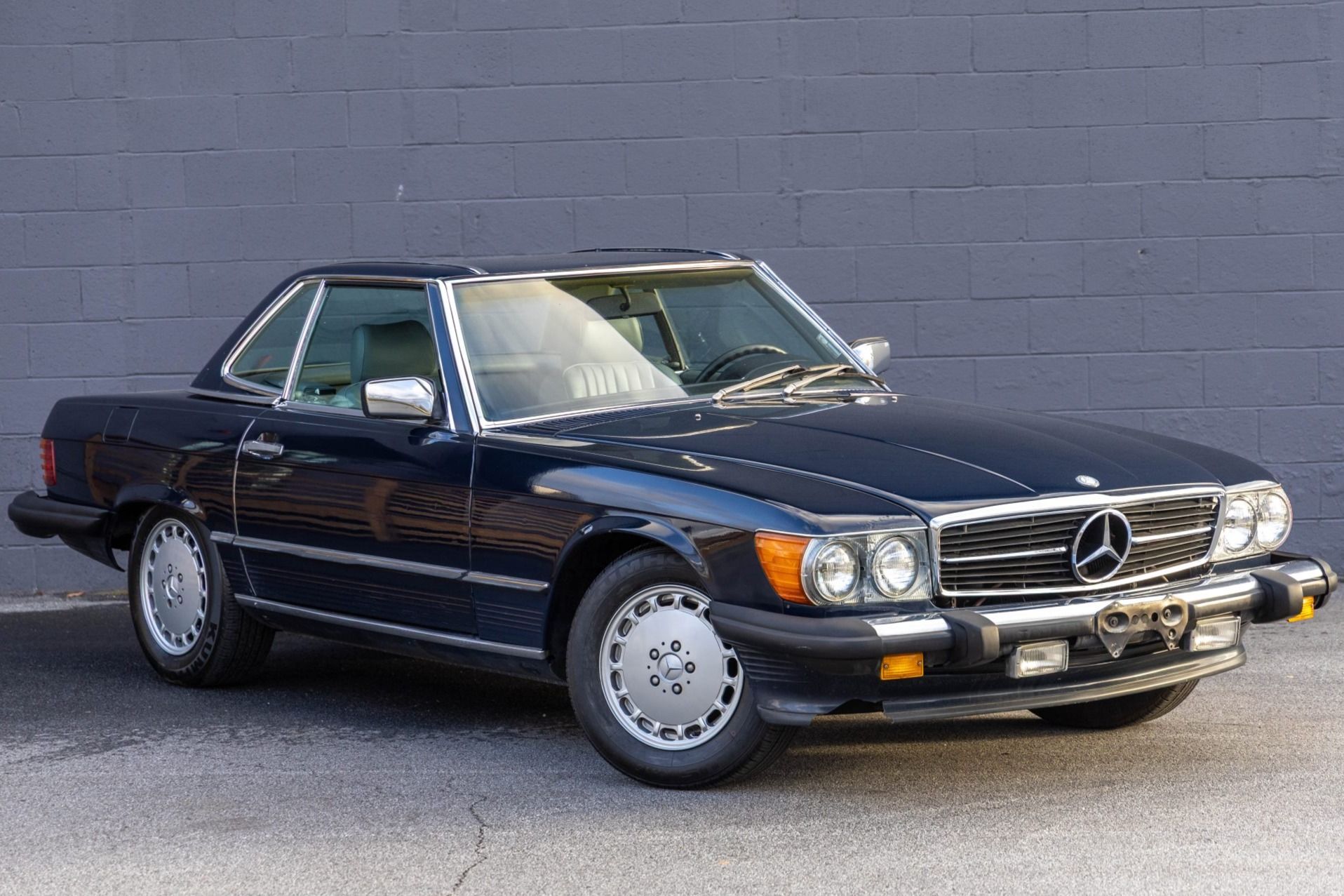 1987 Mercedes-Benz SL-Class 560SL