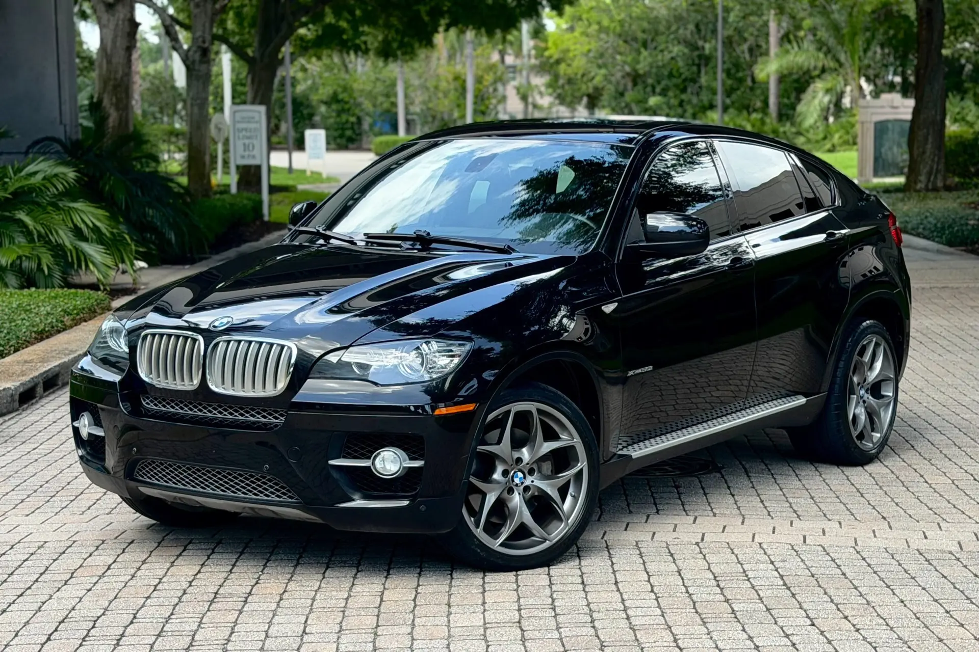 2011 BMW X6 M
