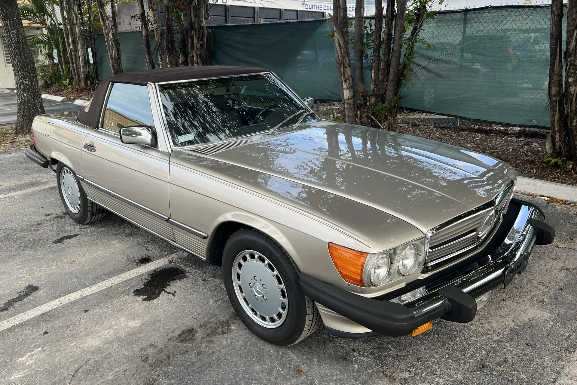 1987 Mercedes-Benz SL-Class 560SL