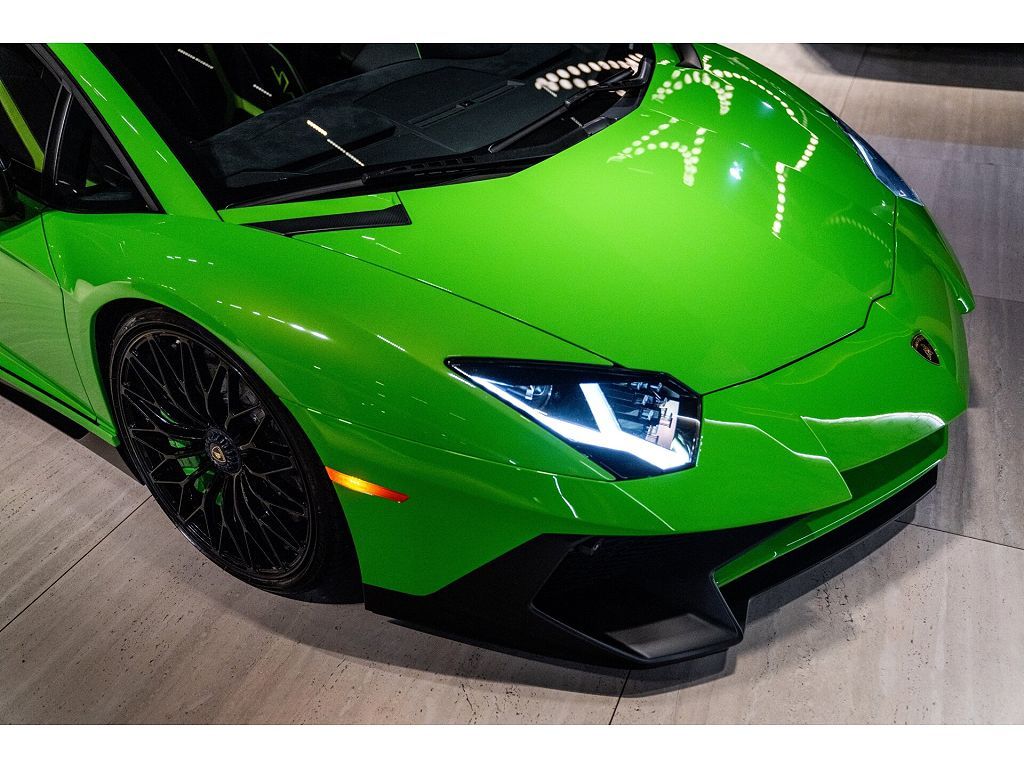2016 Lamborghini Aventador LP700-4