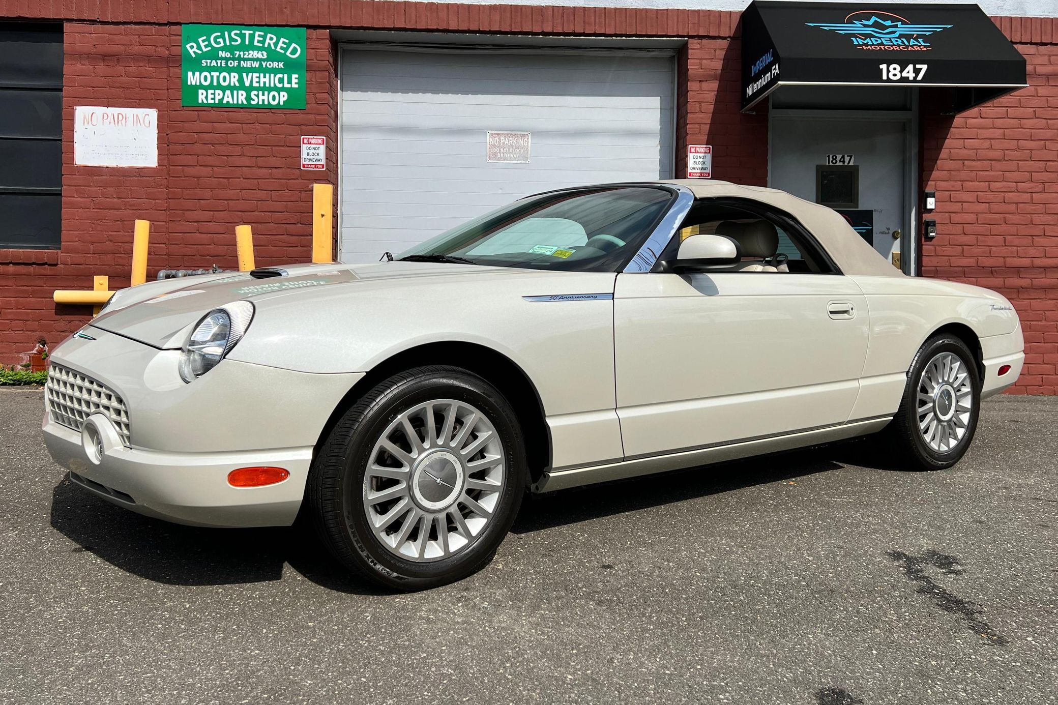 2005 Ford Thunderbird