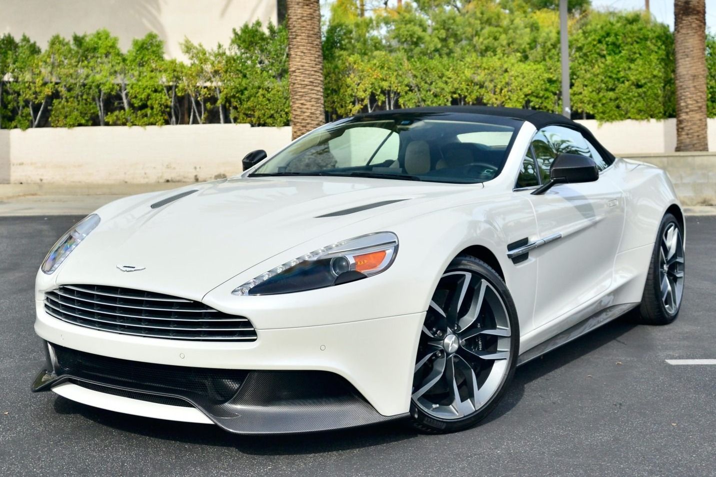 2015 Aston Martin Vanquish Volante