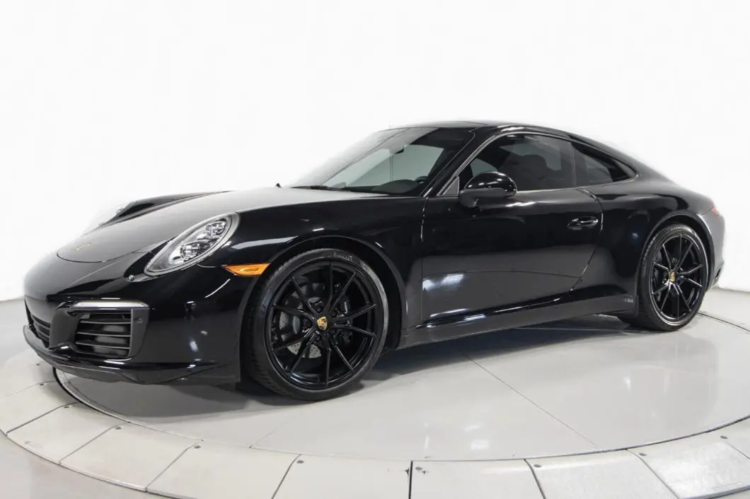 2017 Porsche 911 Carrera