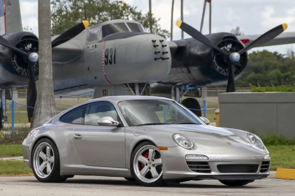 2011 Porsche 911 Carrera 4S Coupe