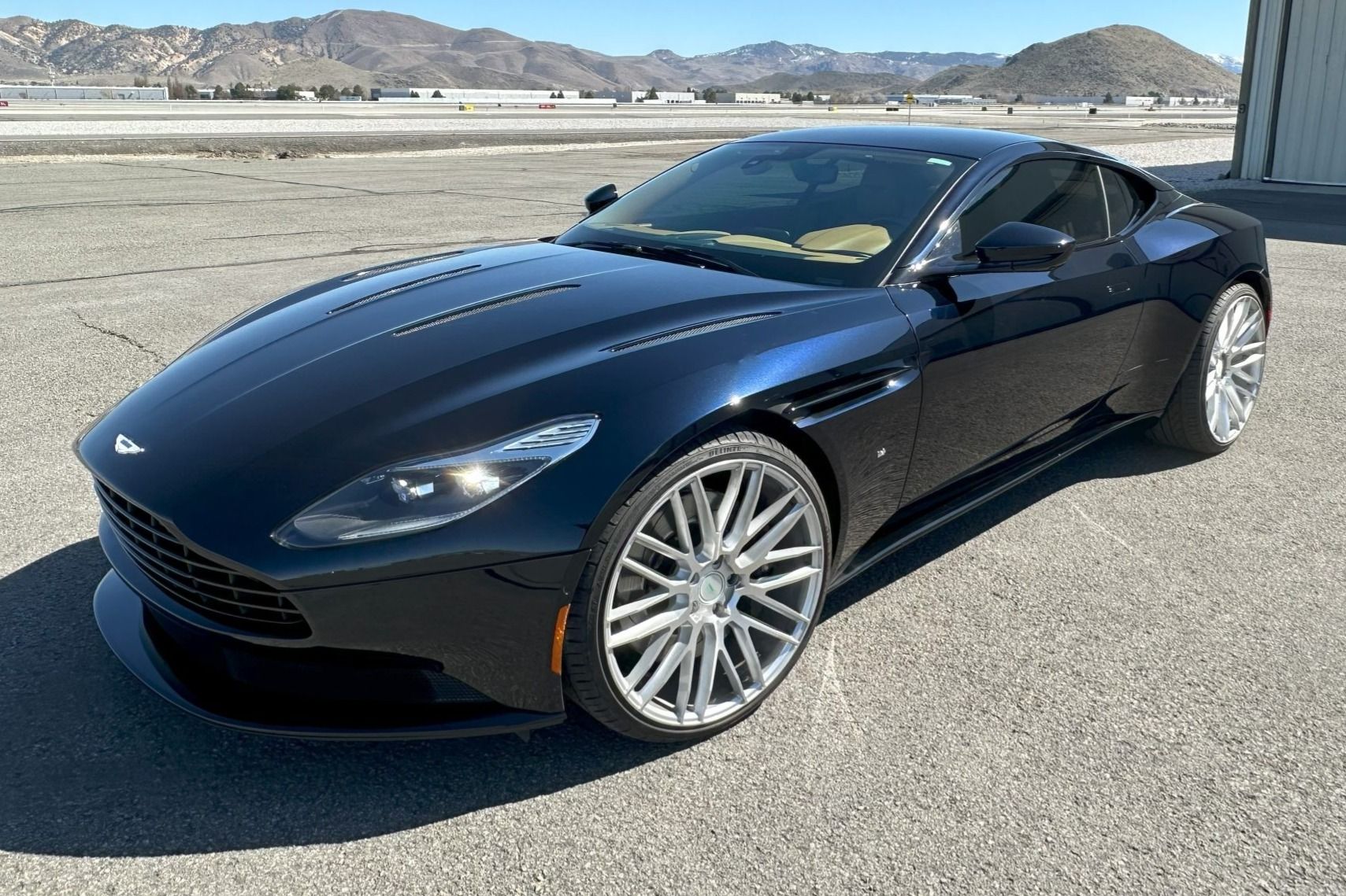 2017 Aston Martin DB11 V12