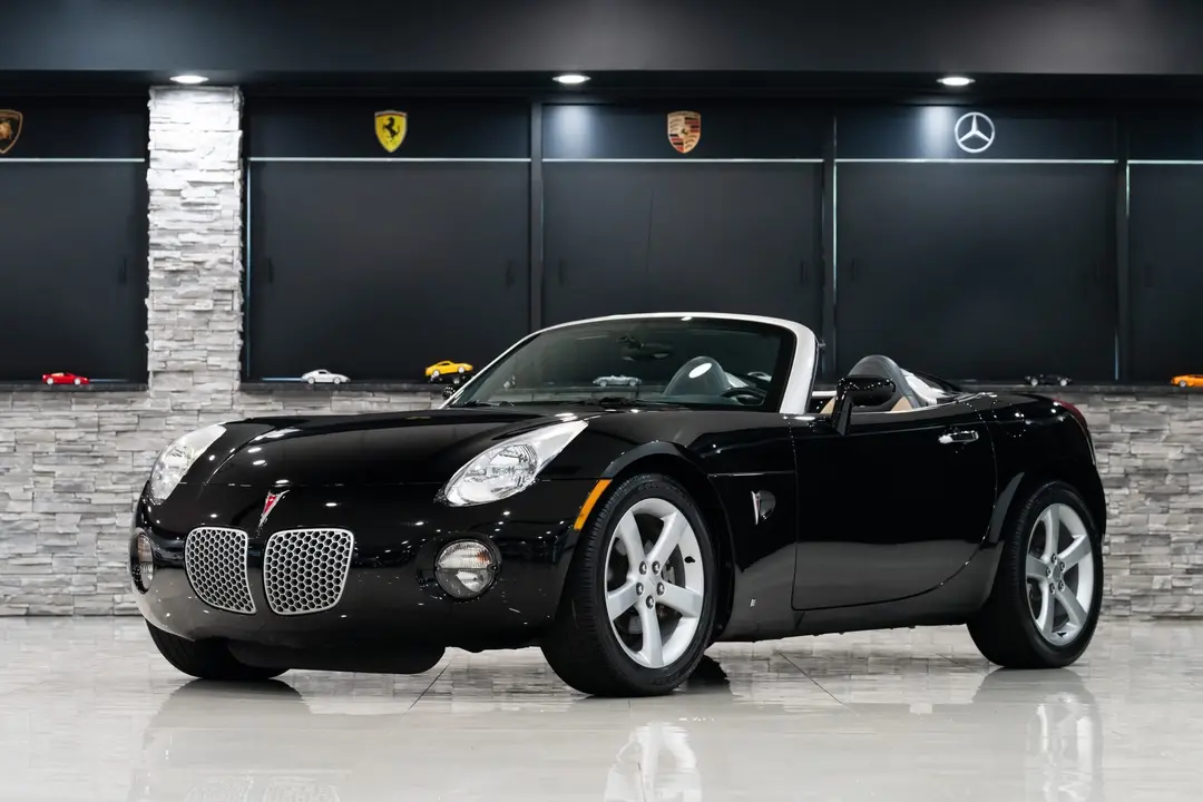Pontiac Solstice, sold Aug 2026