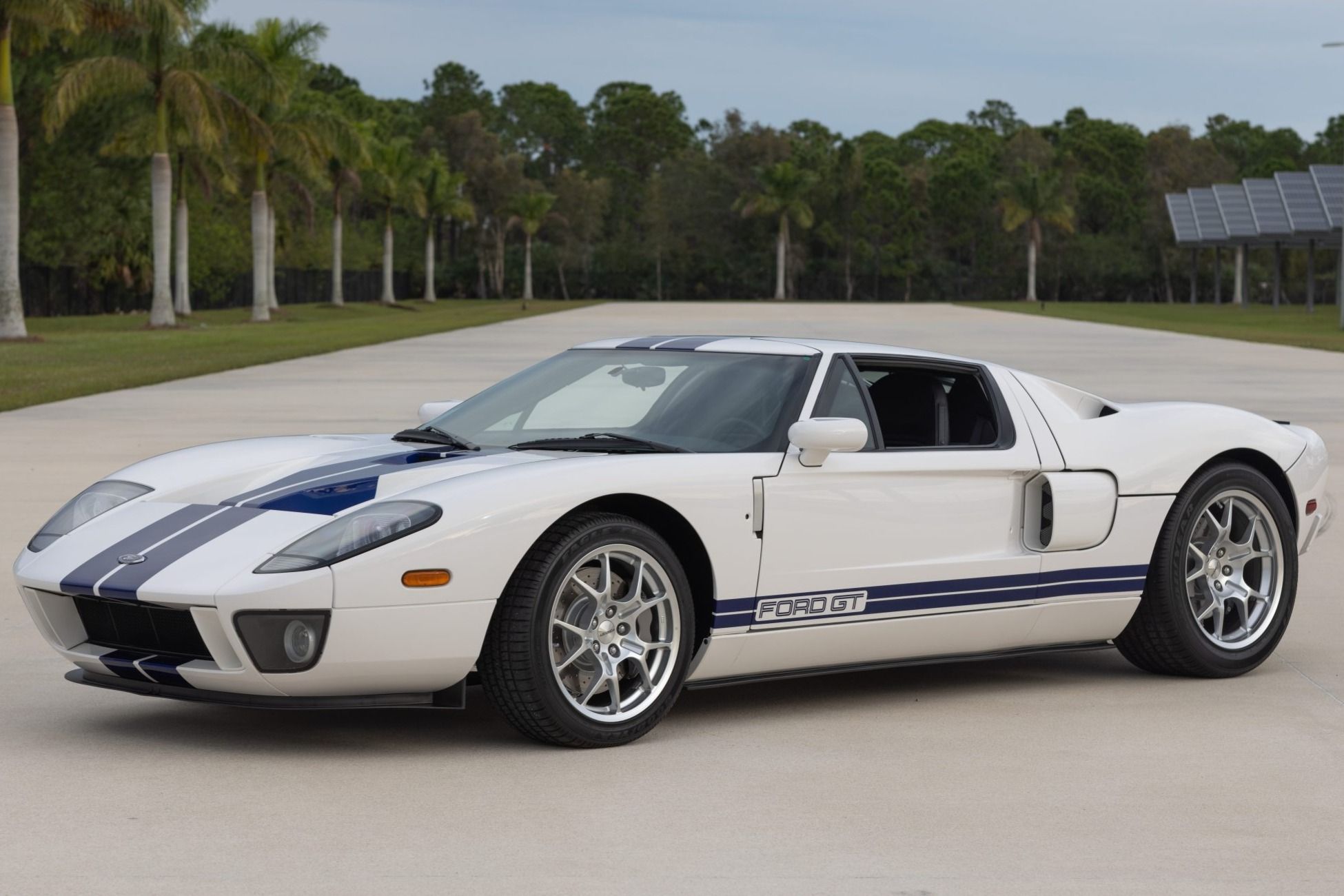2005 Ford GT