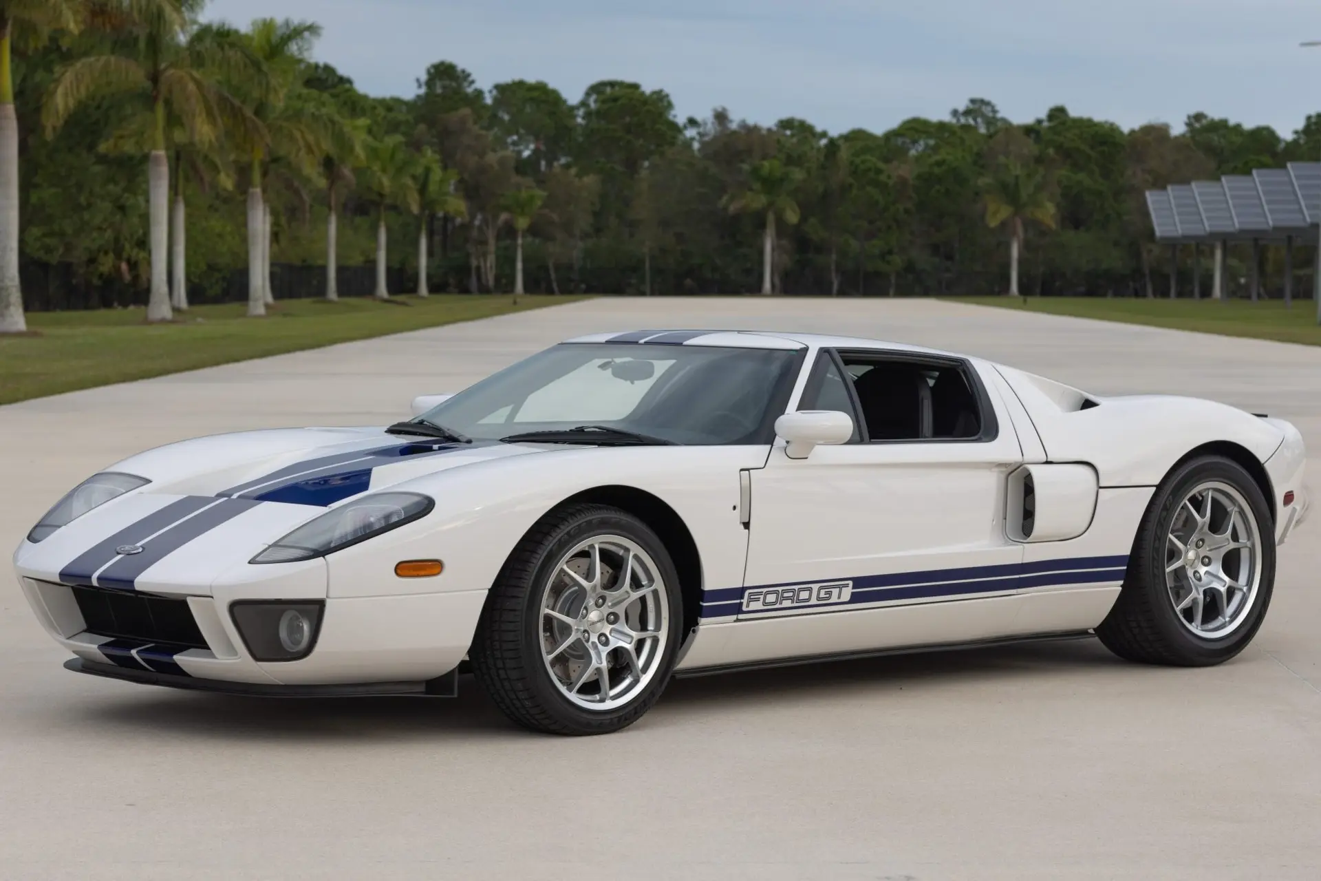 2005 Ford GT